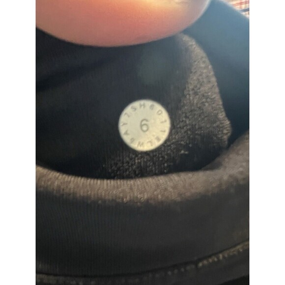 Lululemon Cropped Leggings Black Athletic Yoga Gym Womens Size 6 Namaste In Love - Picture 5 of 7